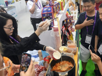 会里会外看东博会：一碗粉 销万里