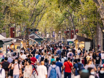 国庆中秋长假临近，假期旅游市场迎来预订高峰